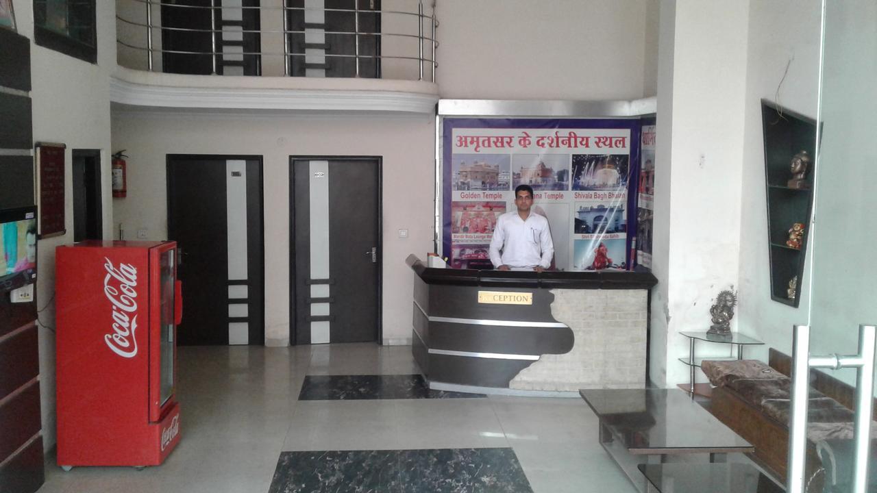 Oyo 12972 Hotel Krishna Castle Amritsar Exterior foto