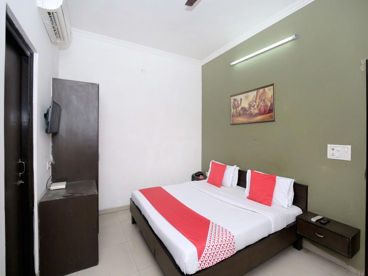 Oyo 12972 Hotel Krishna Castle Amritsar Exterior foto