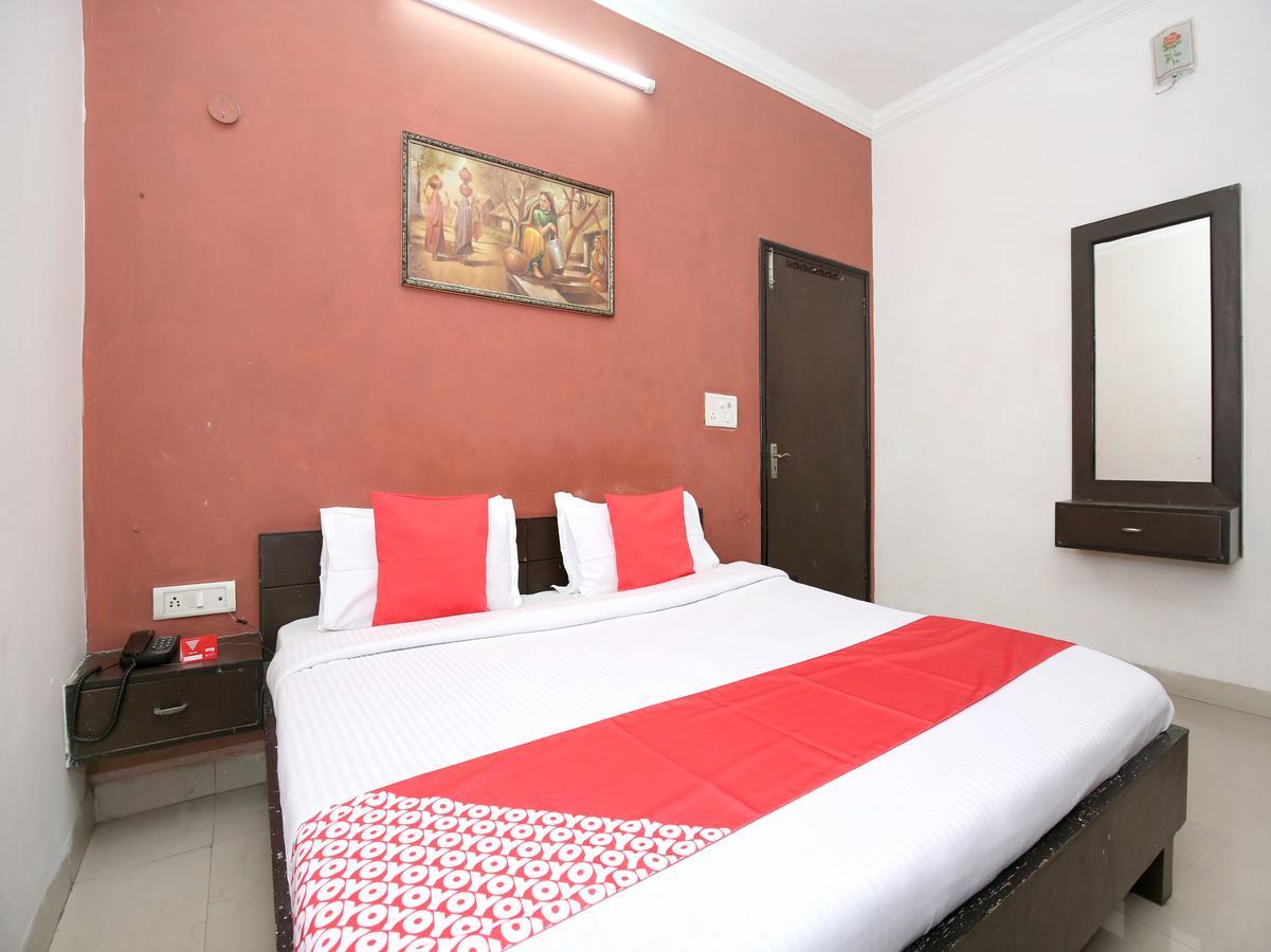 Oyo 12972 Hotel Krishna Castle Amritsar Exterior foto