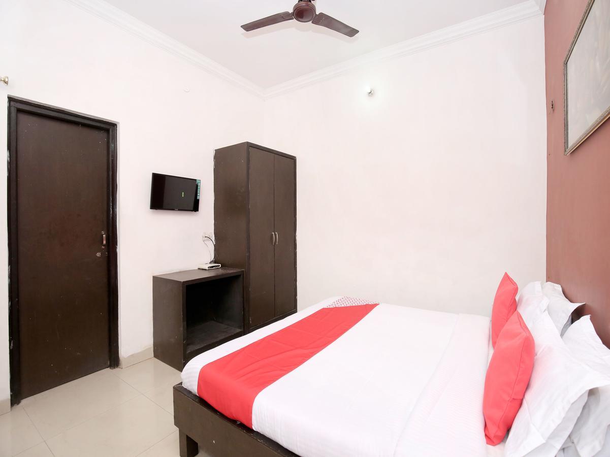 Oyo 12972 Hotel Krishna Castle Amritsar Exterior foto