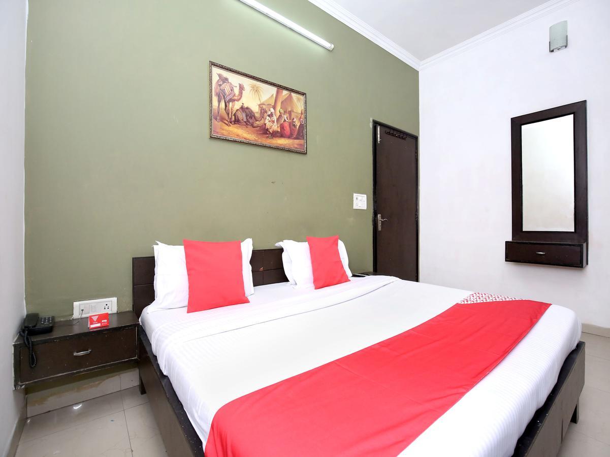Oyo 12972 Hotel Krishna Castle Amritsar Exterior foto