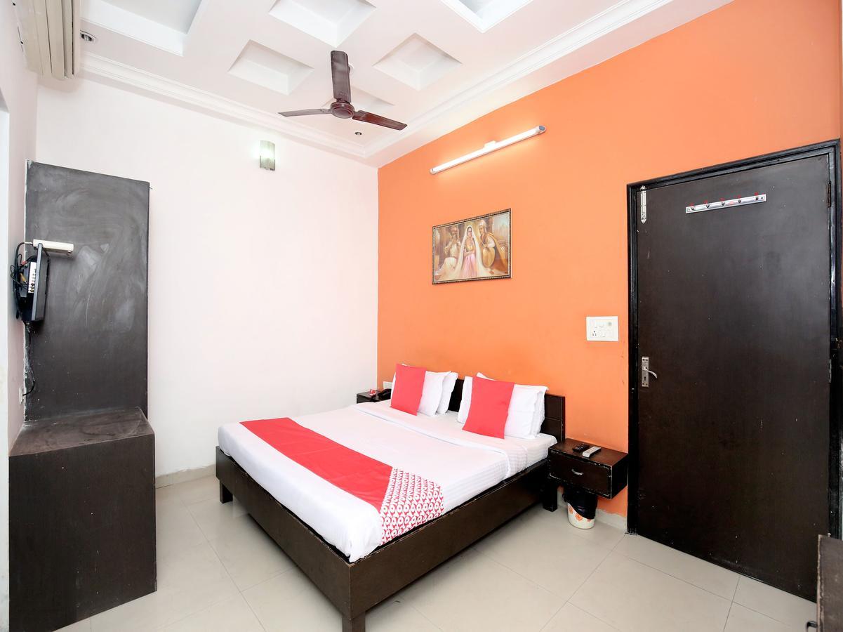 Oyo 12972 Hotel Krishna Castle Amritsar Exterior foto
