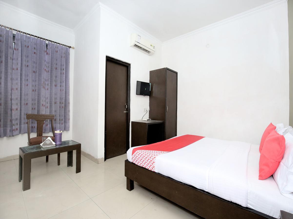 Oyo 12972 Hotel Krishna Castle Amritsar Exterior foto